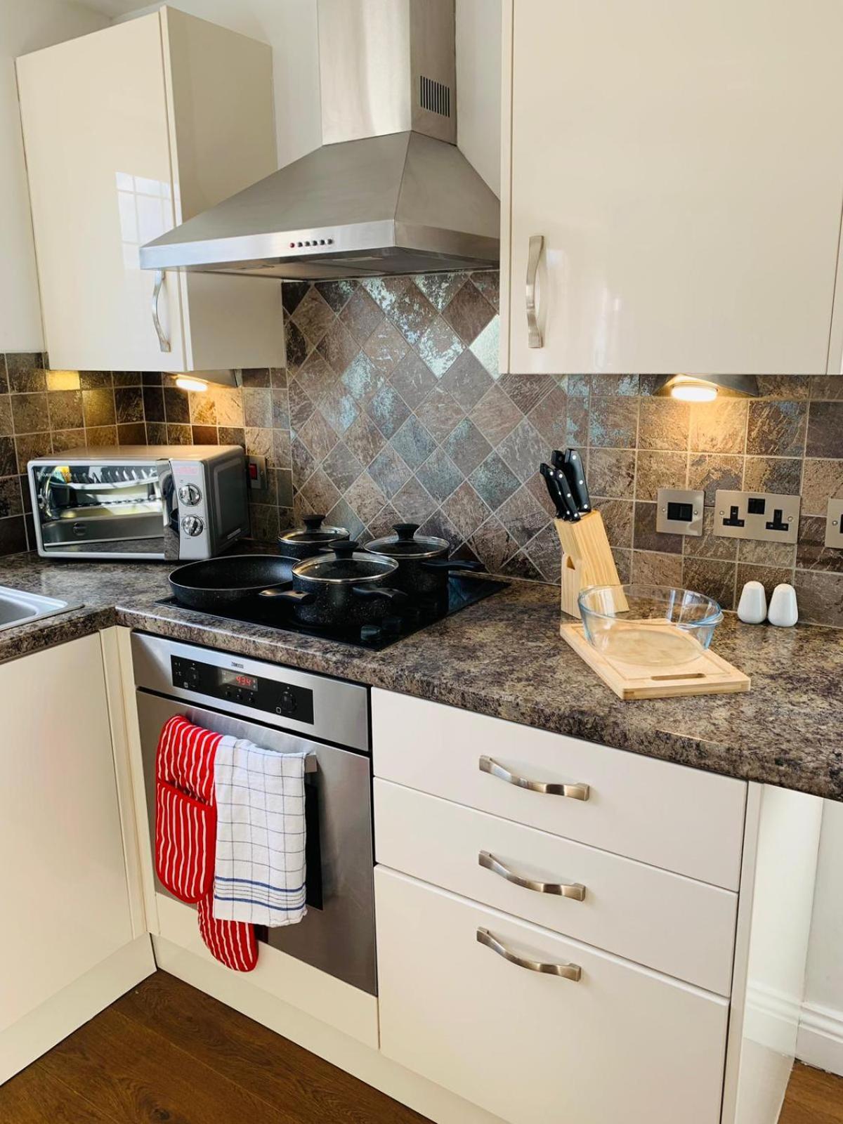 3Br House Ossett-Wakefield, Free Parking 3 Cars Wi Fi Long Stays Exterior photo