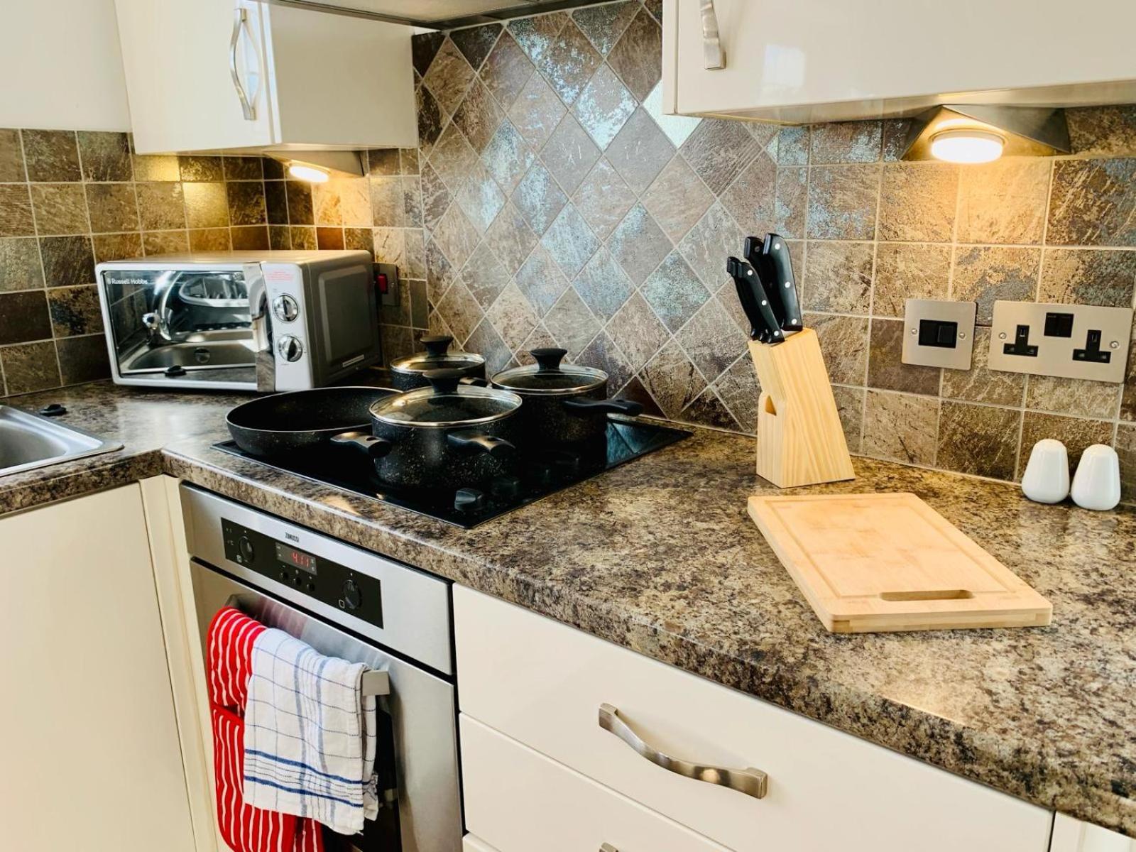 3Br House Ossett-Wakefield, Free Parking 3 Cars Wi Fi Long Stays Exterior photo